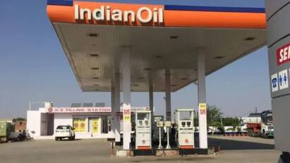 petrol and diesel price chennai on march 8th 2024 know full details Petrol Diesel Price Today: காத்திருக்கும் வாகன ஓட்டிகள்.. மாற்றம் கண்டதா இன்றைய பெட்ரோல், டீசல் விலை?