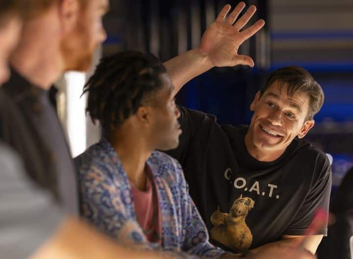 अमेजन प्राइम वीडियो पर 'रिकी स्टैनिकी' आपको जरूर देखना चाहिए. इसमें कुछ दोस्तों की कहानी है जो फैमिली से दूर रहते हैं. बैचलर लाइफ को जीते हुए उनके जीवन में कई उतार-चढ़ाव आते हैं. इस सीरीज को आप 14 मार्च से प्राइम वीडियो पर देख सकते हैं.