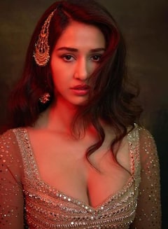 Disha Patani: ਦਿਸ਼ਾ ਪਟਾਨੀ ਅਨਾਰਕਲੀ ਸੂਟ ‘ਚ ਦਿਖਾਇਆ ਗਲੈਮਰਸ ਲੁੱਕ, ਸੋਸ਼ਲ ਮੀਡੀਆ 'ਤੇ ਵਾਇਰਲ ਹੋਈਆਂ ਤਸਵੀਰਾਂ