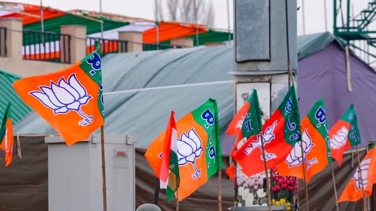 BJP announced Uttar Pradesh and Bihar MLC elections candidates jharkhand rajya sabha BJP MLC Candidate: बिहार-यूपी के लिए बीजेपी ने जारी की विधान परिषद उम्मीदवारों की लिस्ट, जानिए किस किसका नाम