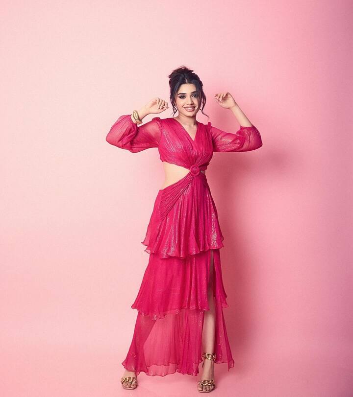 அதன் பிறகு வெங்கட் பிரபு இயக்கிய கஸ்டடி படத்தில் நாக சைதன்யாவிற்கு ஜோடியாக நடித்தார்.