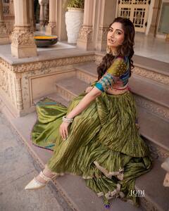 न्यूली वेड Surbhi Chandnaने शेयर की अपने मेहंदी फंक्शन की अनसीन तस्वीरें, एक्ट्रेस के रॉयल लुक से नजरें हटाना होगा मुश्किल