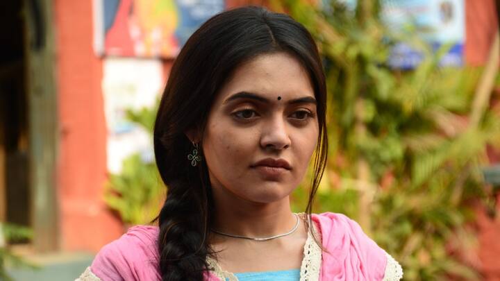 ধারাবাহিকের পরিচালনার দায়িত্ব সামলেছেন স্নেহাশিস চক্রবর্তী। চিত্রনাট্য ও সঙ্গীত পরিচালনাও তাঁরই। প্রত্যেকদিন সন্ধ্যা ৬টায় দেখা যাবে এই ধারাবাহিক।