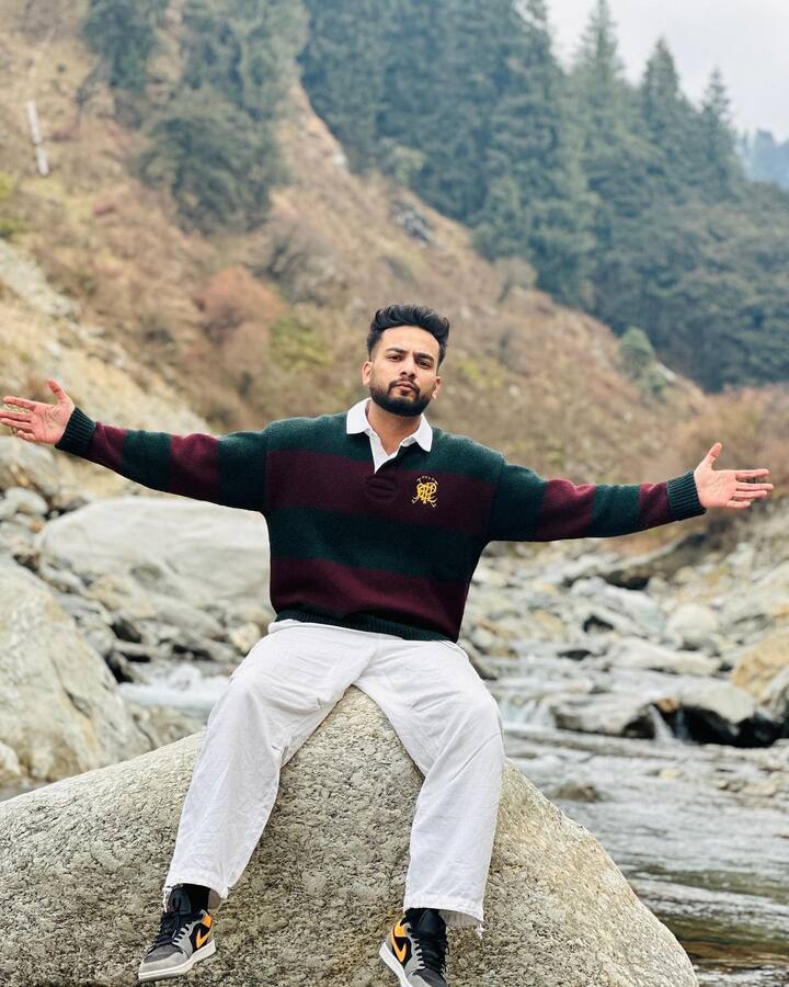 हालांकि, अभी तक एल्विश की तरफ से इस पर कोई रिएक्शन सामने नहीं आया है. लेकिन उनका वीडियो वायरल होने के बाद उन्हें काफी ट्रोल किया जा रहा है.