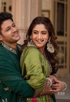 Surbhi Chandna: ਨਵੀਂ ਵਿਆਹੀ ਸੁਰਭੀ ਚੰਦਨਾ ਨੇ ਆਪਣੇ ਮਹਿੰਦੀ ਫੰਕਸ਼ਨ ਦੀਆਂ ਤਸਵੀਰਾਂ ਕੀਤੀਆਂ ਸਾਂਝੀਆਂ, ਰਾਇਲ ਲੁੱਕ ਤੋਂ ਨਜ਼ਰਾਂ ਹਟਾਉਣੀਆਂ ਹੋ ਜਾਣਗੀਆਂ ਮੁਸ਼ਕਲ