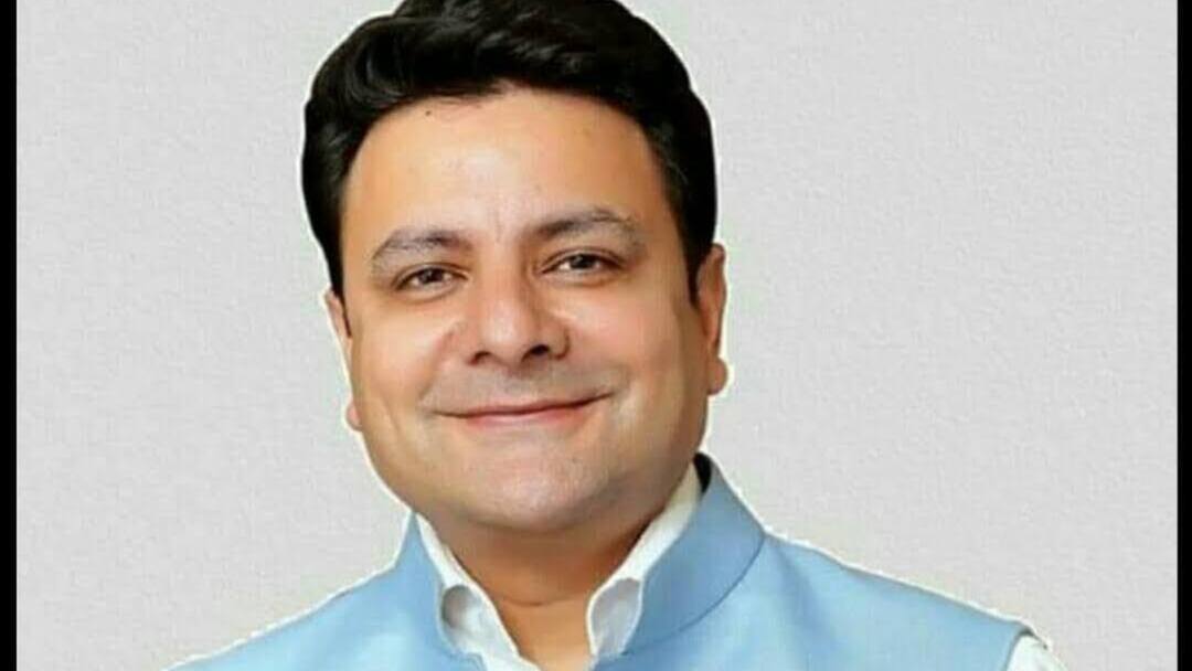 Himachal Pradesh: बागी नेता सुधीर शर्मा का सीएम पर निशाना, कहा- 'हम किडनैप नहीं, स्वेच्छा से साथ हैं' Himachal Pradesh Sudhir Sharma targets CM Sukhvinder Singh Sukhu Himachal Pradesh: बागी नेता सुधीर शर्मा का सीएम पर निशाना, कहा- 'हम किडनैप नहीं, स्वेच्छा से साथ हैं'