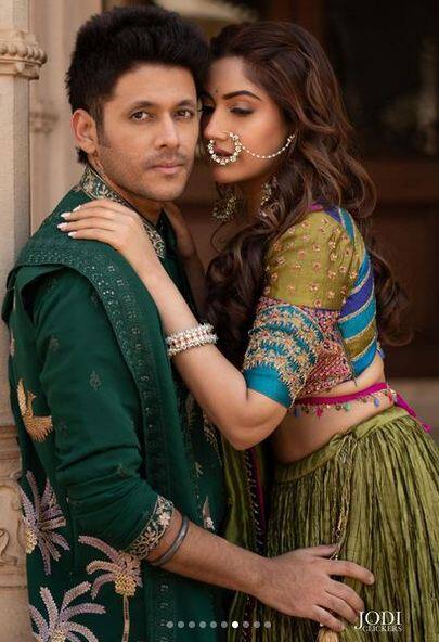 ਸੁਰਭੀ ਚੰਦਨਾ ਨੇ ਆਪਣੇ ਮਹਿੰਦੀ ਫੰਕਸ਼ਨ ਦੀਆਂ ਤਸਵੀਰਾਂ ਕੀਤੀਆਂ ਸਾਂਝੀਆਂ