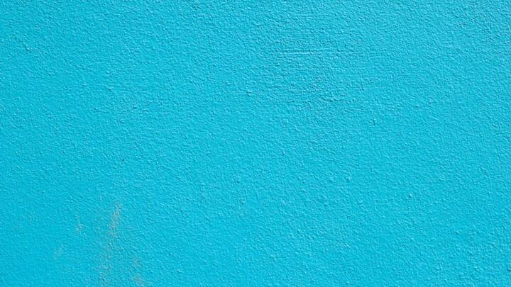 नीला रंग शांति का प्रतीक है. इस कारण अक्सर बेडरूम और बाथरूम की दीवारें इस रंग से पेंट की जाती हैं.