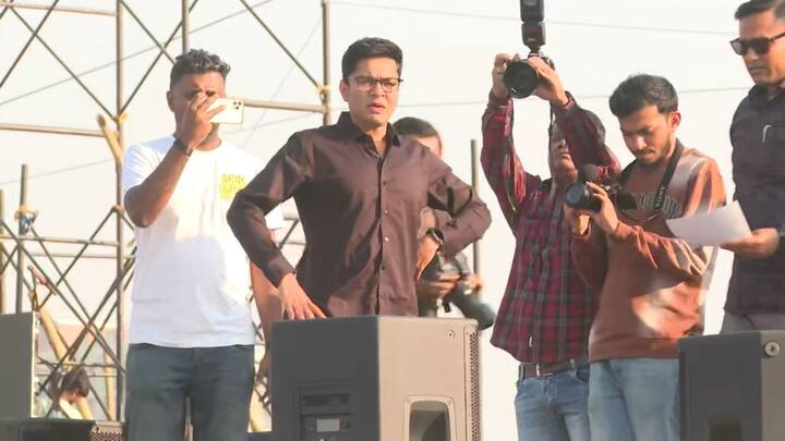 প্রয়োজন হলে গাড়ি ঘুরিয়ে দেওয়া হবে স্ট্র্যান্ড রোড এবং জওহরলাল নেহরু রোড দিয়ে। ব্রিগেডমুখী মিছিল যে পথে যাবে, তাও নির্দিষ্ট করা হয়েছে।