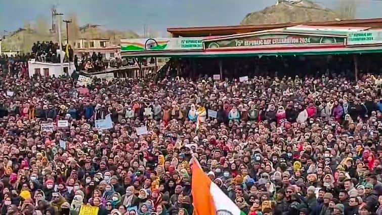 क्या होता है आर्टिकल 371? लद्दाख में हुआ लागू तो दिखेगा ये बदलाव, जानें किन राज्यों में है पहले से अमल में क्या होता है आर्टिकल 371? लद्दाख में हुआ लागू तो दिखेगा ये बदलाव, जानें किन राज्यों में है पहले से अमल में