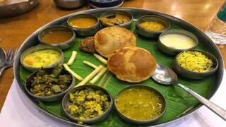 Veg Thali: விலைவாசி உயர்வால் சிக்கிய வெஜிடேரியன்கள்.. தப்பித்து கொண்ட அசைவ விரும்பிகள்.. என்ன மேட்டர்?