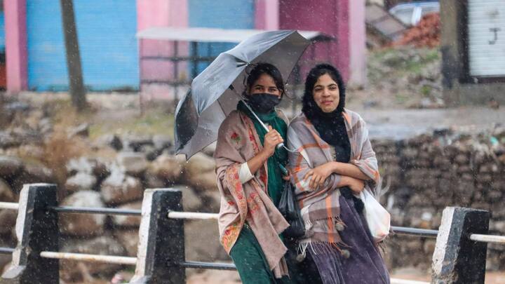 IMD Forecast: मौसम विभाग ने अगले पांच दिनों के मौसम का पूर्वानुमान जारी किया है, जिसके मुताबिक, कई इलाकों में बारिश और पहाड़ों पर बर्फबारी होने की संभावना जताई गई है.