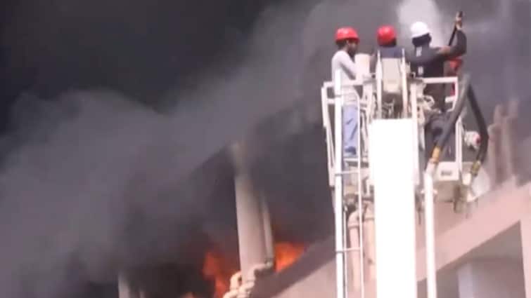 massive fire Vallabh Bhavan State Secretariat bhopal madhya pradesh firefighting operation underway Massive Fire Breaks Out At MP's Vallabh Bhavan State Secretariat In Bhopal, Firefighting Ops On