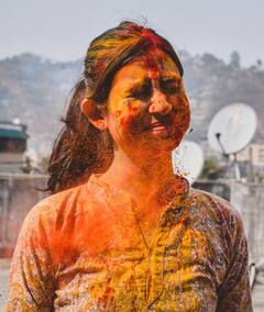 Hair Care in Holi :  होळी मध्ये रंगांपासून अशी घ्या स्वतःच्या केसांची काळजी !
