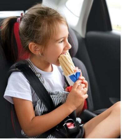 ਜਦੋਂ ਵੀ ਤੁਸੀਂ ਬੱਚਿਆਂ ਦੇ ਨਾਲ ਘਰ ਤੋਂ ਬਾਹਰ ਜਾਂਦੇ ਹੋ, ਉਨ੍ਹਾਂ ਦਾ ਖਾਣਾ ਆਪਣੇ ਨਾਲ ਪੈਕ ਕਰਨ ਦੀ ਕੋਸ਼ਿਸ਼ ਕਰੋ। ਹੇਠਾਂ ਕੁਝ ਚੀਜ਼ਾਂ ਦਿੱਤੀਆਂ ਗਈਆਂ ਹਨ ਜੋ ਤੁਸੀਂ ਖੁਆ ਸਕਦੇ ਹੋ।