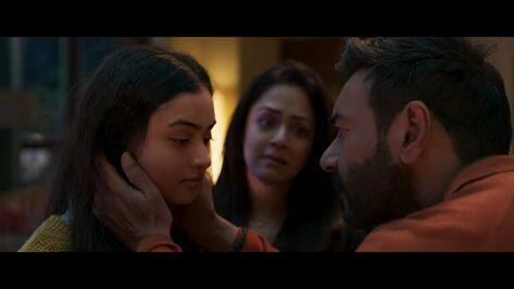 ਇੱਕ ਅਜਨਬੀ ਕਬੀਰ ਦੀ ਧੀ ਨੂੰ ਆਪਣੇ ਵਸ਼ 'ਚ ਕਰ ਲੈਂਦਾ ਹੈ ਅਤੇ ਇੱਥੋਂ ਹੀ ਕਹਾਣੀ ਦਾ ਅਸਲ ਕਥਾਨਕ ਸ਼ੁਰੂ ਹੁੰਦਾ ਹੈ।