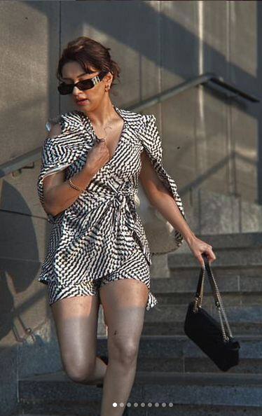 ਅਭਿਨੇਤਰੀ ਨੇ ਹਾਲ ਹੀ ਦੇ ਫੋਟੋਸ਼ੂਟ ਦੌਰਾਨ ਆਪਣੇ ਸੋਸ਼ਲ ਮੀਡੀਆ ਅਕਾਉਂਟ 'ਤੇ ਕੁਝ ਤਸਵੀਰਾਂ ਸ਼ੇਅਰ ਕੀਤੀਆਂ ਹਨ। ਇਨ੍ਹਾਂ ਤਸਵੀਰਾਂ 'ਚ ਉਸ ਦੇ ਕਾਤਲ ਅੰਦਾਜ਼ ਨੂੰ ਦੇਖ ਕੇ ਪ੍ਰਸ਼ੰਸਕ ਦੀਵਾਨੇ ਹੋ ਗਏ ਹਨ। ਦੇਖੋ ਫੋਟੋਆਂ...