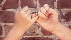 Zodiac Signs: নিজের ক্ষতি হলেও মেনে নেন, কথার খেলাপ করতে পারেন না এঁরা