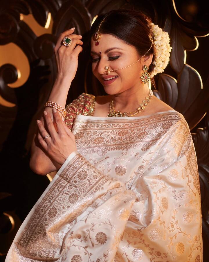 ભાગ્યશ્રીએ પોતાની અભિનય કરિયરની શરૂઆત અમોલ પાલેકરની સીરિયલ કચ્ચી ધૂપથી કરી હતી. જો કે બોલીવુડમાં તેણે મૈને પ્યાર કીયાથી ડગ માંડ્યા હતા.