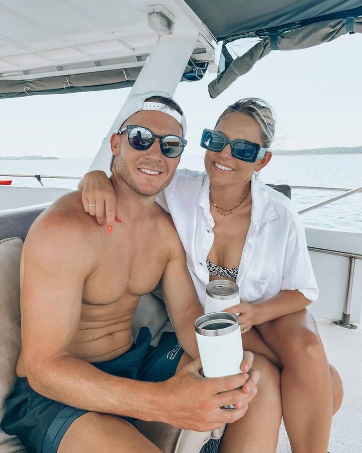 મિલર અને કેમિલા એકસાથે આ નવા અધ્યાયની શરૂઆત કરી રહ્યા છે, વિશ્વભરના ક્રિકેટ ચાહકો અને શુભેચ્છકો તેમની આ નવી સફર પર શુભકામનાઓ પાઠવી રહ્યા છે અને આશિર્વાદ આપી રહ્યા છે.