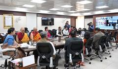 Smriti Irani : स्मृती इराणी यांनी बौद्ध विकास योजनेअंतर्गत  केली प्रकल्पांची पायाभरणी,  बौद्ध प्रगत अभ्यास केंद्राला 30 कोटी रुपयांची आर्थिक मदतही जाहीर