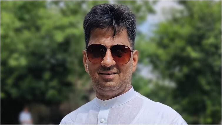 Rajasthan Lok Sabha Elections 2024 lokesh chaturvedi son of lalit kishor chaturvedi likely to join congress ann Lok Sabha Elections: टिकट न मिलने से राजस्थान के इस पूर्व मंत्री के बेटे नाराज, कांग्रेस में जाने की चर्चा तेज