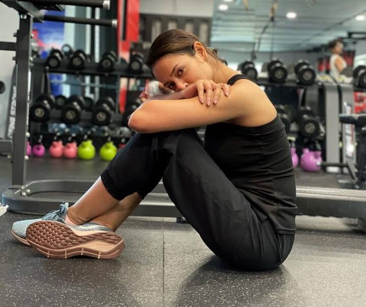 એક્ટ્રેસ શાનવી શ્રીવાસ્તવ જેણે પોતાના અભિનયથી બધાને દિવાના બનાવી દીધા છે તેને કોઈ પરિચયની જરૂર નથી. શાનવી તેલુગુ અને કન્નડ ફિલ્મોમાં મોટું નામ બની ગઈ છે.