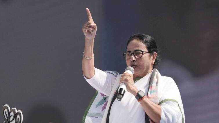 Lok sabha election 2024 tmc candidate list opinion poll of west bengal seat mamata banerjee Yusuf Pathan Berhampore bjp TMC List: भतीजे से लेकर पठान पर दांव, बंगाल में खेला होबे के कितने आसार? इन तीन सर्वे के आंकड़ों से जानिए