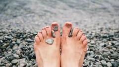 Tanning Removal Tips : तुम्हालाही तुमच्या पायांची टँनिंग कमी करायची असेल तर हे उपाय करा !