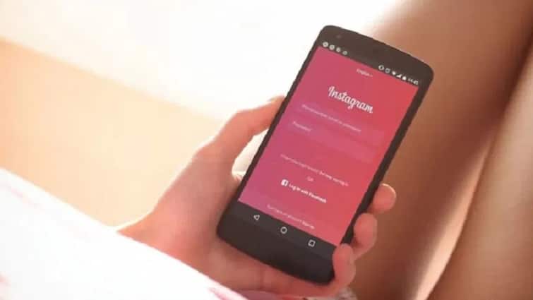 Instagram hidden trick of instagram play game secretly on anyone chat marathi news Social Media : आता Instagram वर फक्त फोटो आणि रिल्सच नाही तर भन्नाट गेम्सही खेळता येणार; 'या' स्टेप्स फॉलो करा