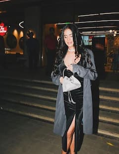 Birthday Special: कानपुर की सीधी-सादी ये एक्ट्रेस आज है ग्लैमर वर्ल्ड की क्वीन, कॉन्ट्रोवर्सी से भी है गहरा नाता, पहचाना?