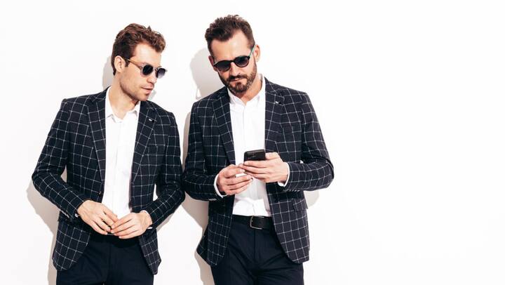 ग्रूमिंग की आदतें - रोजाना दाढ़ी ट्रिम करें, बालों को साफ रखें, और नाखूनों को छंटनी करें. अच्छी ग्रूमिंग आपकी पर्सनालिटी में चार चांद लगा देती है.