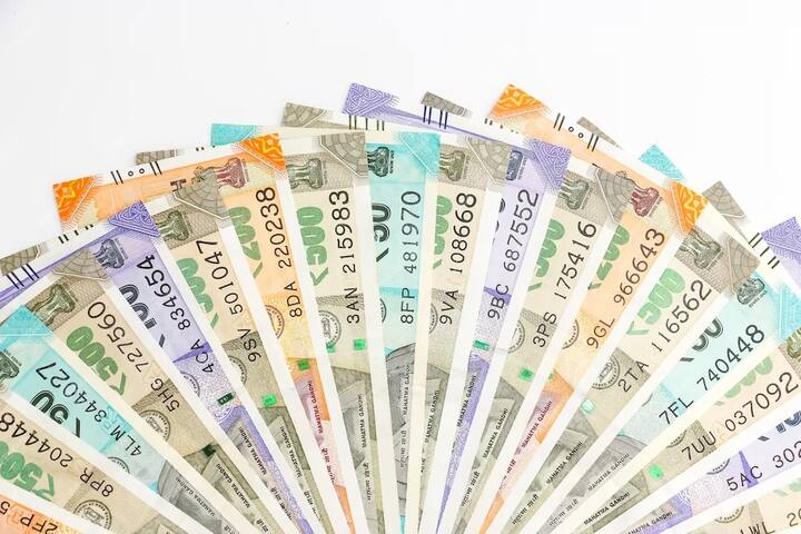 शनिवार को शेयर मार्केट को दी गई जानकारी के मुताबिक कंपनी के बोर्ड ऑफ डायरेक्टर्स ने 9 मार्च अपनी बैठक में डिविडेंड देने का फैसला किया है.