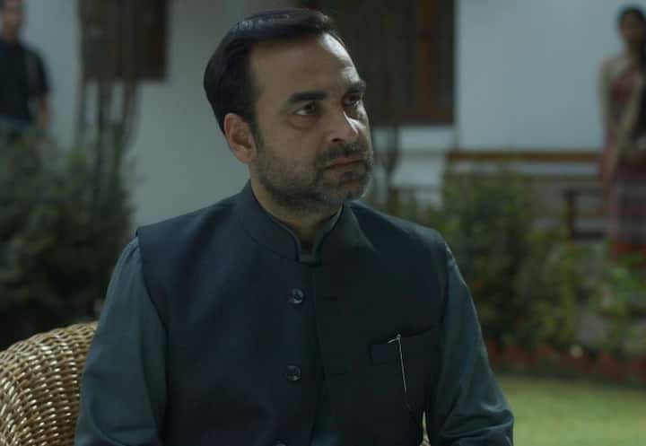 अमेजन प्राइम वीडियो पर 'मिर्जापुर' के दो सीजन आ चुके हैं. तीसरे सीजन भी जल्द ही ओटीटी पर रिलीज किया जाएगा. इस सीरीज के चर्चे खूब रहे हैं और इसमें राजनीति के हर पहलुओं को दिखाया गया है. इसमें पंकज त्रिपाठी, अली फैजल और दिव्येंदु शर्मा का काम सराहनीय रहा है.