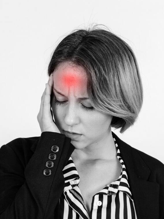 कितना खतरनाक है रोज होने वाला सिर दर्द?