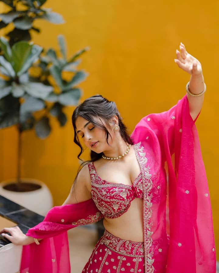 ఆ తర్వాత ‘మైల్స్ ఆఫ్ లవ్’, ‘ఫస్ట్ ర్యాంక్ రాజు’ సినిమాల్లో నటించింది.Photo Credit: Sai Ramya Pasupuleti/Instagram