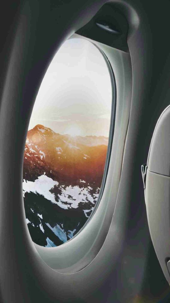 Plane Window : विमानाची खिडकी गोल का असते ?