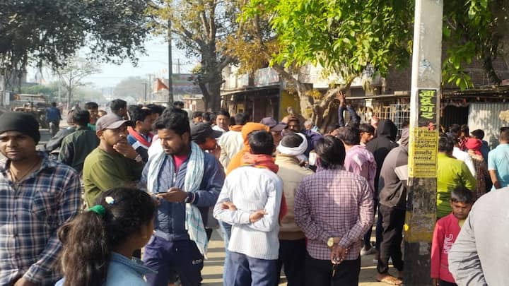 seven people of the same family from Sitamarhi died in road accident in Jaunpur UP Road Accident: यूपी में सीतामढ़ी के एक ही परिवार के 7 लोगों की सड़क दुर्घटना में दर्दनाक मौत, जा रहे थे प्रयागराज
