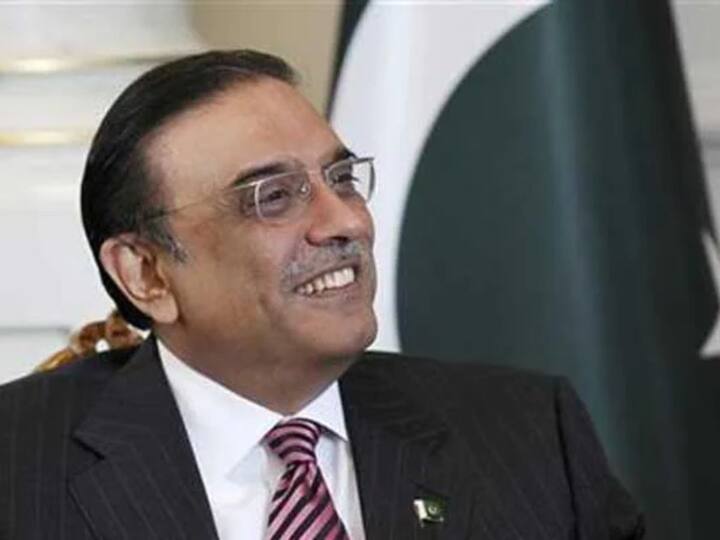 Asif Ali Zardari elected new president of Pakistan 12 years in jail second term as president World marathi news Pakistan : पाकिस्तानचे नवे राष्ट्रपती आसिफ अली झरदारी, 12 वर्षे होते तुरुंगात, राष्ट्रपती होण्याची ही दुसरी वेळ 