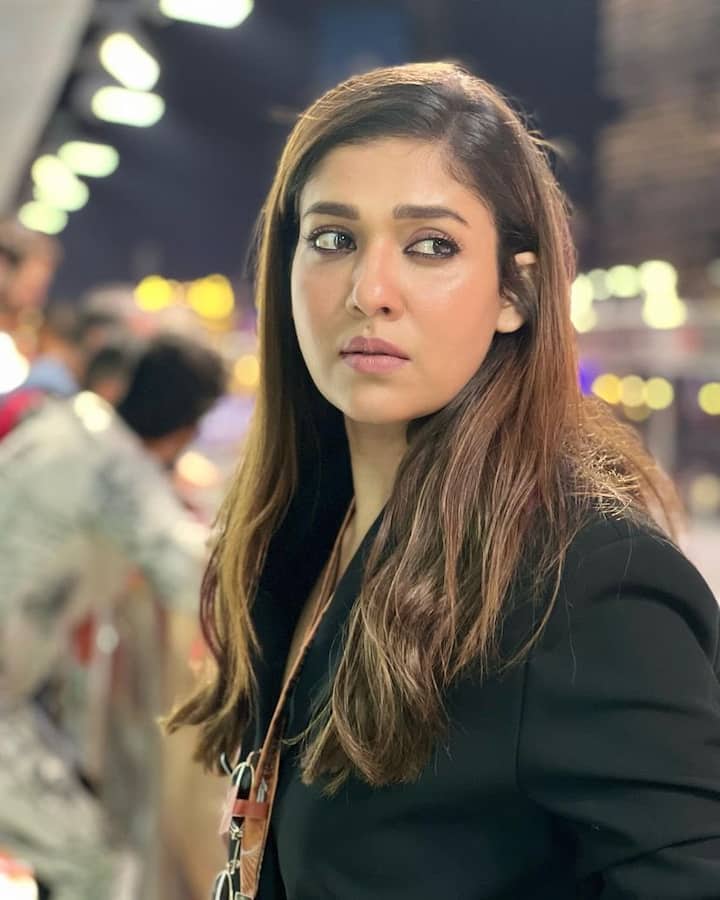 పెళ్లి తర్వాత కూడా తన స్టార్ డమ్ కొనసాగిస్తుంది నయనతార. లేడి ఓరియేంటడ్, పలు సినిమాలు చేస్తూ తన లెగసీని కొనసాగిస్తుంది.(Images Source : Instagram/nayanthara)