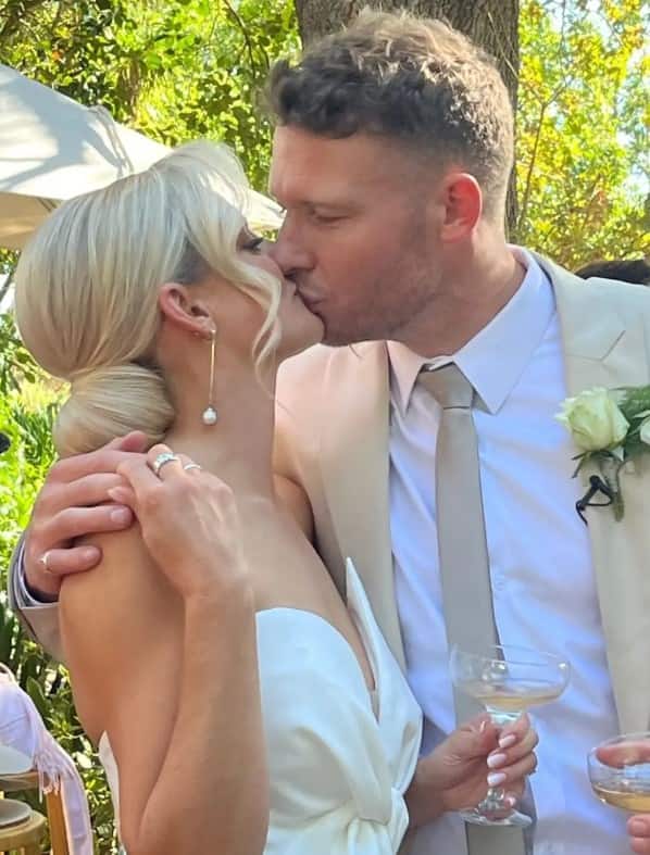 David Miller marriage: દક્ષિણ આફ્રિકાના ક્રિકેટર ડેવિડ મિલરે તાજેતરમાં જ તેની લાંબા સમયની ગર્લફ્રેન્ડ કેમિલા હેરિસ સાથે એક સુંદર સમારોહમાં લગ્ન કર્યા જેણે વિશ્વભરના ચાહકોના દિલ જીતી લીધા.