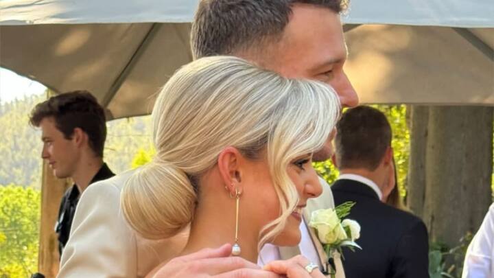 साउथ अफ्रीकी क्रिकेटर डेविड मिलर और कैमिला हैरिस लंबे वक्त से एक-दूसरे को डेट कर रहे थे. बहरहाल, अब दोनों कपल ने शादी करने का फैसला किया. (फोटो क्रेडिट- सोशल मीडिया)