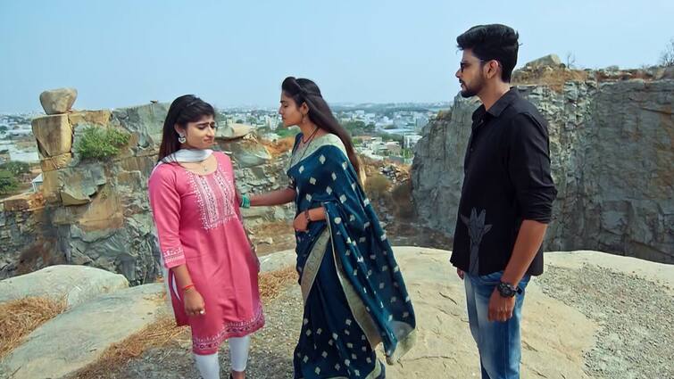 Jagadhatri serial today episode March 12th written update Jagadhatri Serial Today  March 12th: ‘జగధాత్రి’ సీరియల్‌: సూసైడ్‌ చేసుకోబోయిన సిరి – సిరిని కాపాడిన ధాత్రి, కేదార్‌