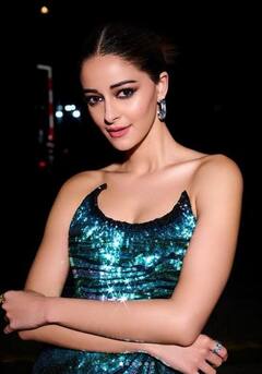 Ananya Pandey: ਅਨੰਨਿਆ ਪਾਂਡੇ ਨੇ ਸ਼ਿਮਰੀ ਥਾਈ-ਹਾਈ ਸਲਿਟ ਡਰੈੱਸ 'ਚ ਮਚਾਈ ਤਵਾਹੀ, ਦੇਖੋ ਸ਼ਾਨਦਾਰ ਲੁੱਕ
