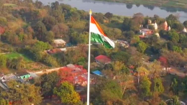 highest tricolor flag madhya pradesh in Jabalpur hoisted by Mayor Jagat Bahadur Singh Annu ann Jabalpur News: जबलपुर में फहराया गया एमपी का सबसे ऊंचा तिरंगा, कैसे हुआ तैयार मेयर ने बताई पूरी बात