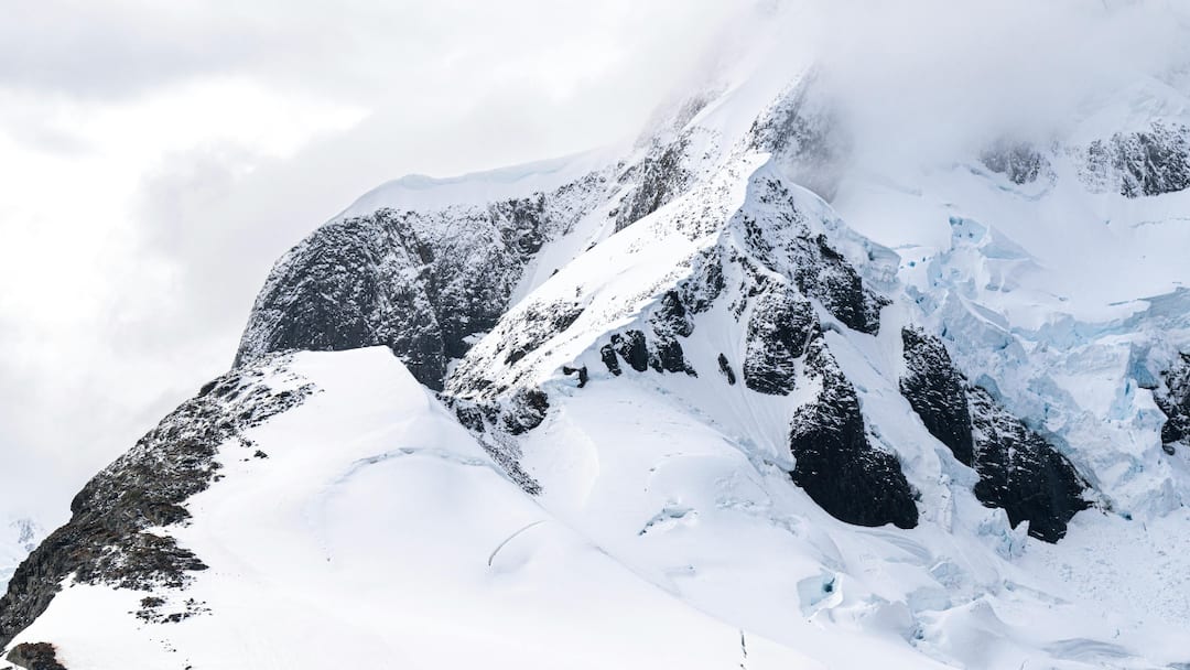 इस जगह पर -98 डिग्री में रहते हैं लोग, जानिए कहां है वो जगह in Antarctica 4000 People live in minus 98 degrees इस जगह पर -98 डिग्री में रहते हैं लोग, जानिए कहां है वो जगह