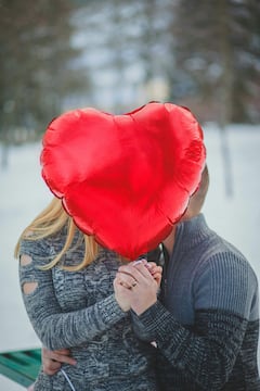 Relationship Tips : नात्यातील चढ-उतारांचे भान गमावू नका, तर या मार्गांनी करा सामना !