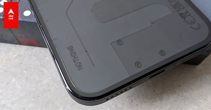 The phone comes with a plastic transparent back panel, which is smooth and very susceptible to fingerprints.