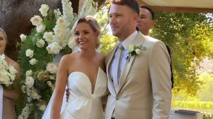 डेविड मिलर कुछ दिनों बाद आईपीएल में खेलते नजर आएंगे. आईपीएल में डेविड मिलर गुजरात टाइटंस का प्रतिनिधित्व करते हैं. वहीं, इस टीम की कप्तानी शुभमन गिल के हाथों में है. (फोटो क्रेडिट- सोशल मीडिया)