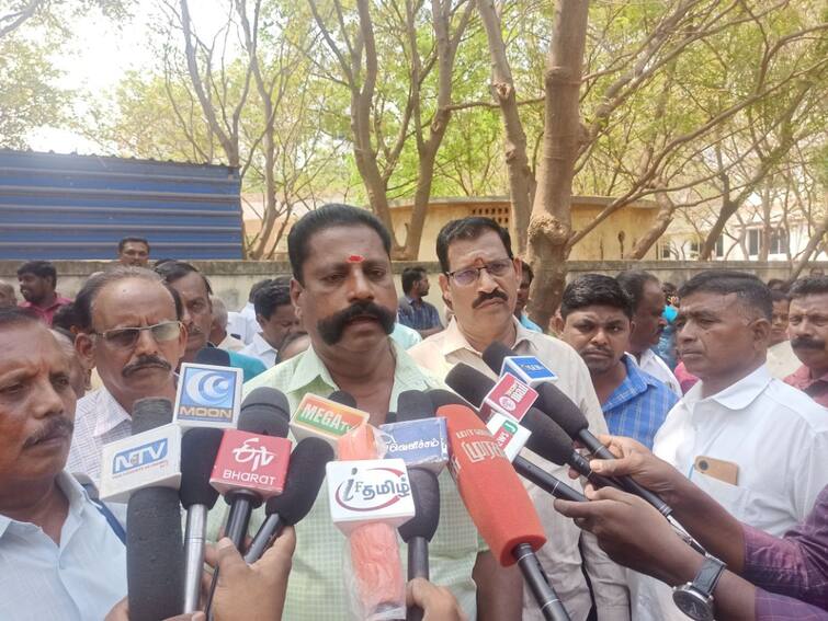 Tamil Nadu State Co-operative Bank Employees Indefinite Strike Notice in Trichy - TNN தமிழ்நாடு மாநில கூட்டுறவு தொடக்க வங்கி பணியாளர்கள் காலவரையற்ற வேலையற்ற போராட்டம் அறிவிப்பு